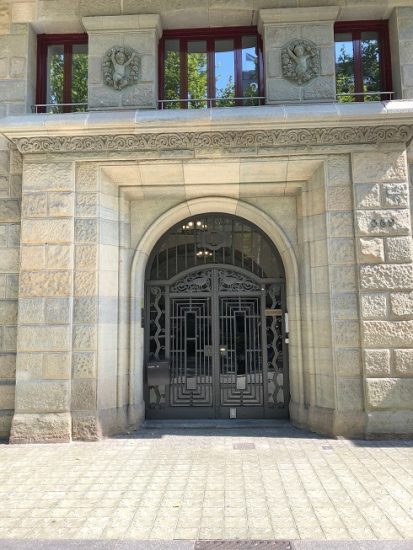 The entrance to the doctor's office